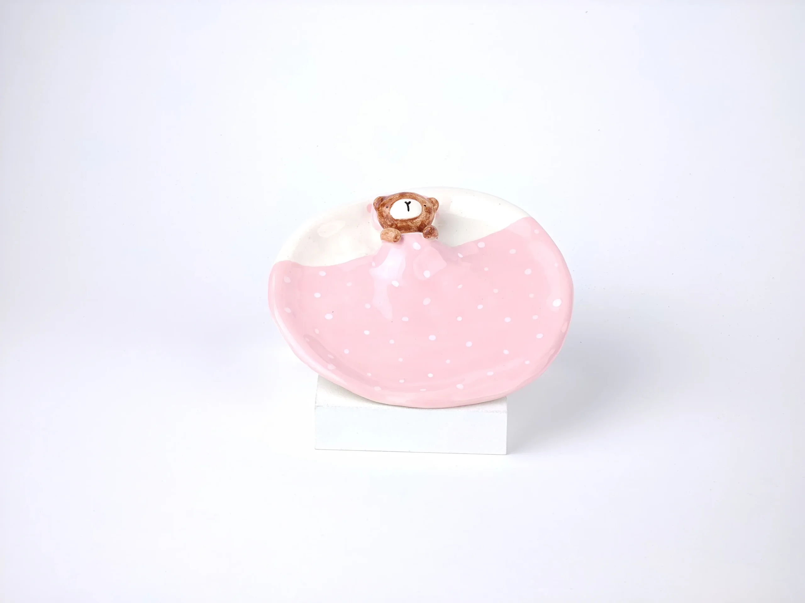 بشقاب سرامیکی خرس پتودار صورتی | ظرف فانتزی دکوری و سرو بشقاب فانتزی سرامیکی طرح خرس پتودار صورتی برای سرو و دکور