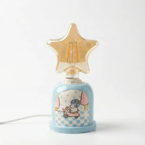 آباژور سرامیکی خرس موتورسوار – آباژور فانتزی رومیزی دستساز برای دکور و چراغ خواب