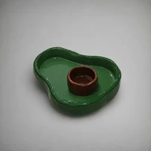 ظرف تنقلات و مزه خوری از گل دست ساز سرامیکی با فرم آووکادو و پیاله در قسمت وسط